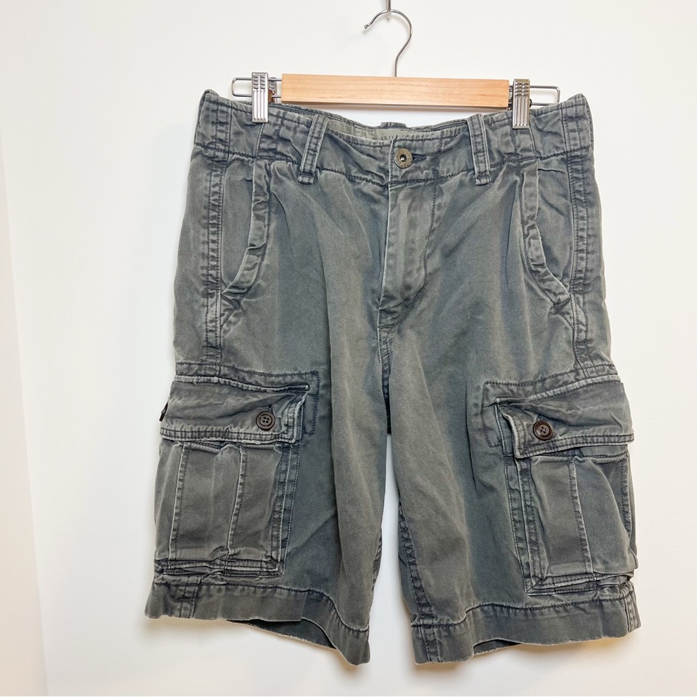 American Eagle Men's Gray Classic Length Cargo Shorts Size 30 Preppy Outdoors